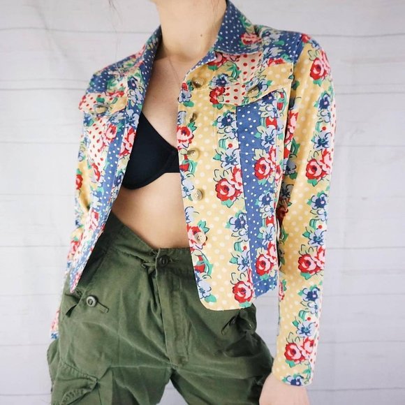 🍓VINTAGE 90s FLORAL PATCHWORK CROPPED SHACKET🍓 - Picture 2 of 4